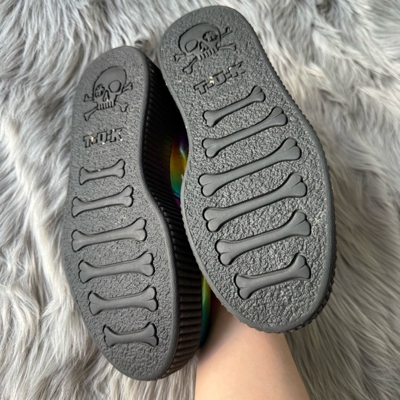 T.U.K.
Unisex Shoes Mondo Hi Creepers Sneaker Metallic Rainbow A8647 - Picture 10 of 11